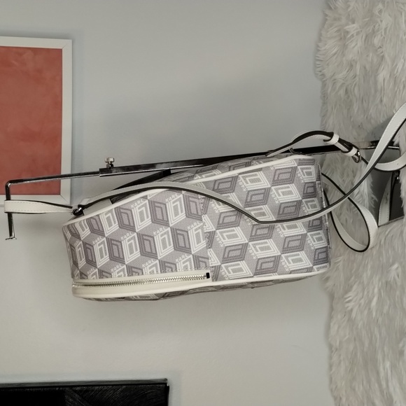 π₯Host Pickπ₯ Karl Lagerfeld Paris Adele Medium Backpack - Picture 5 of 11